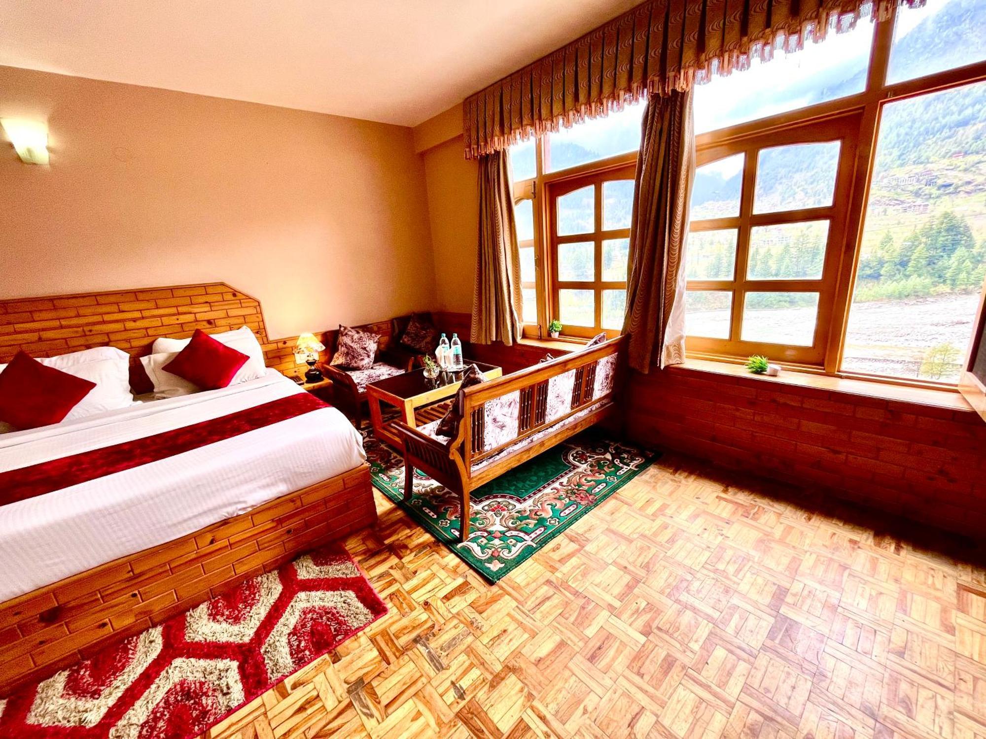 Snow Clad Riverview Hotel & Resort, Manali 외부 사진