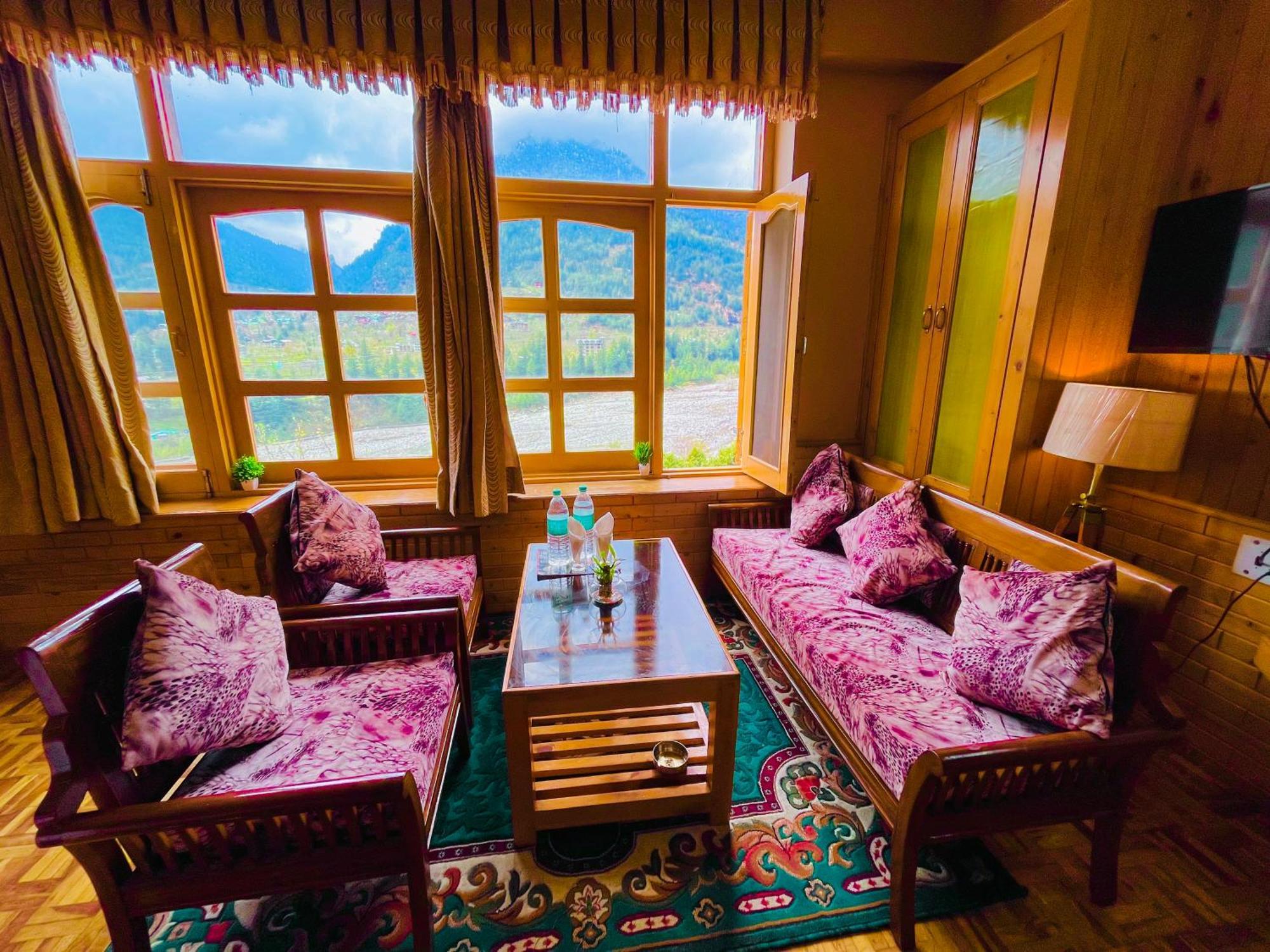 Snow Clad Riverview Hotel & Resort, Manali 외부 사진