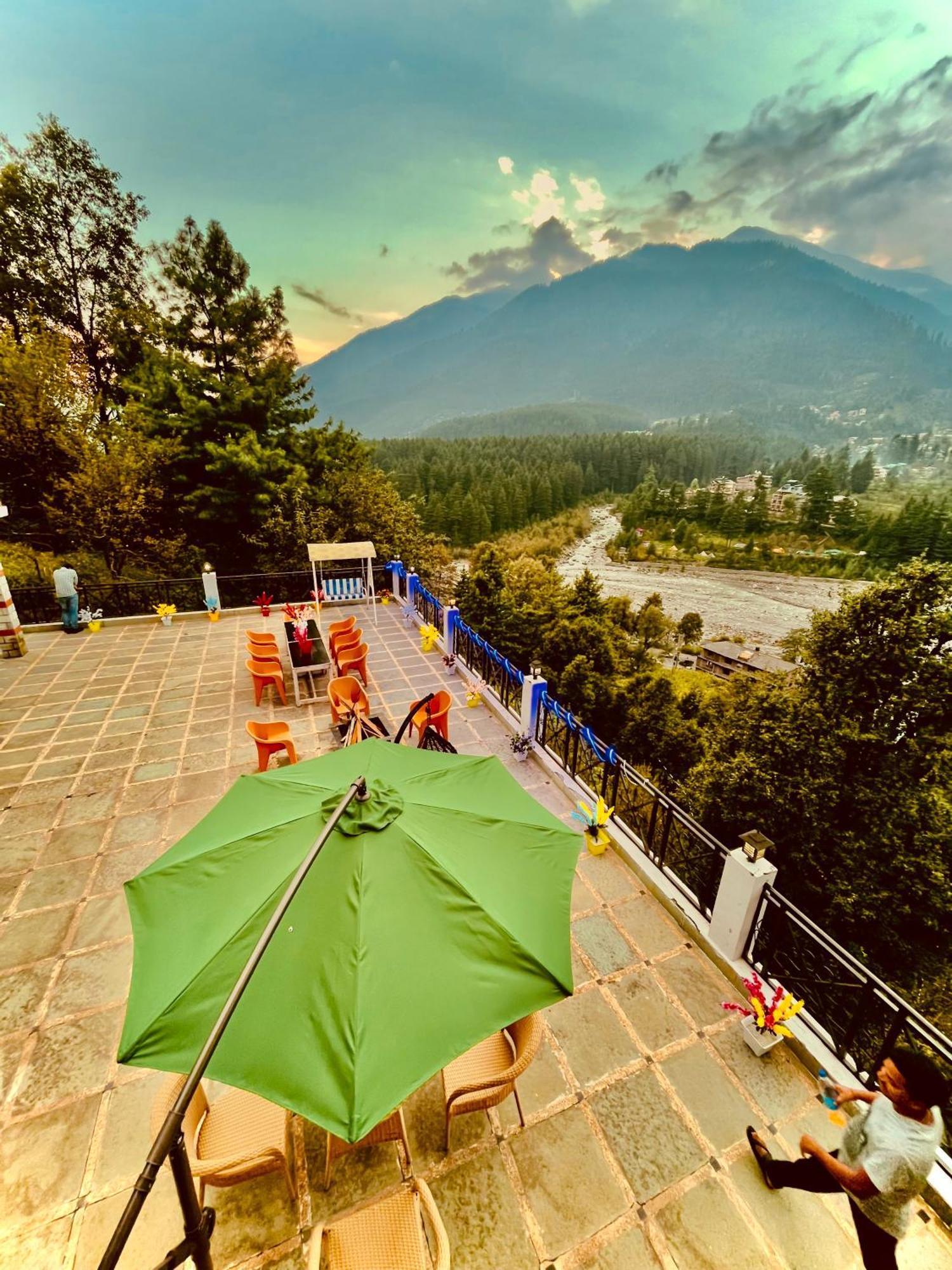 Snow Clad Riverview Hotel & Resort, Manali 외부 사진